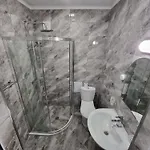 Nays Hotel Madan