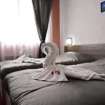 Hotel Nays 2*
