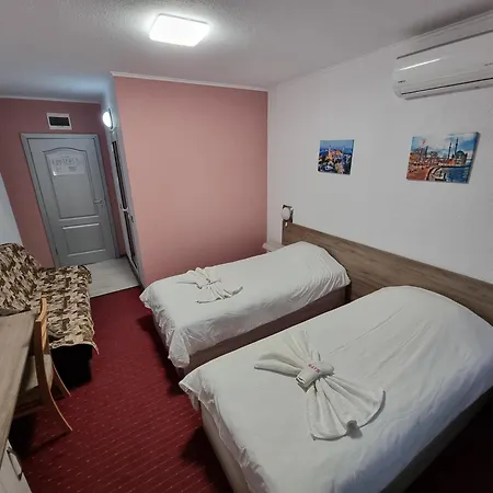 Nays Hotel 2*
