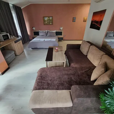 Hotel Nays 2*